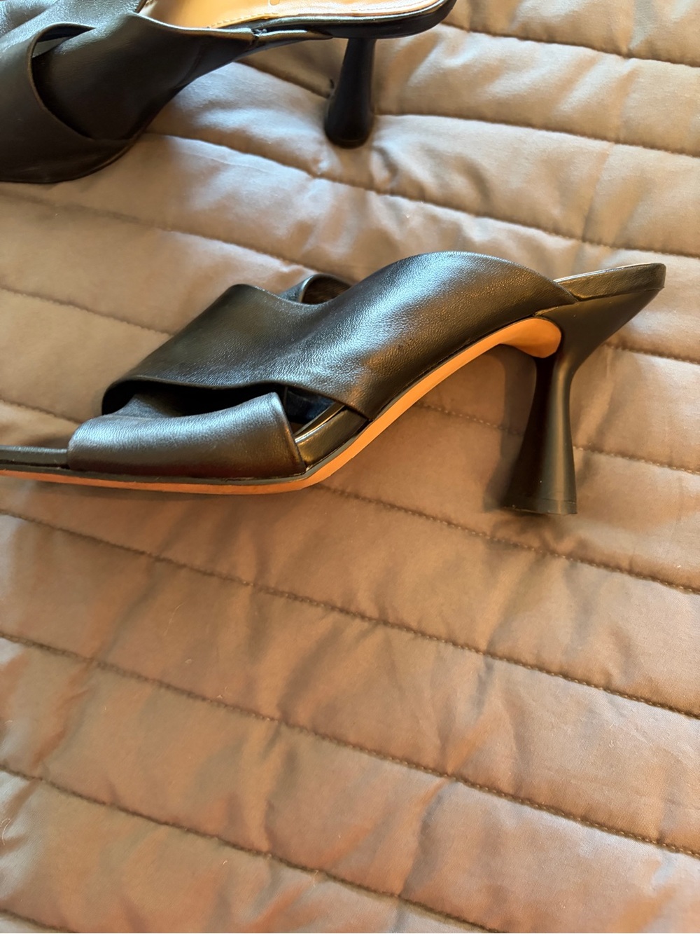 Vince Camuto Black Leather Crisscross Mule Slides - Picture 2 of 3
